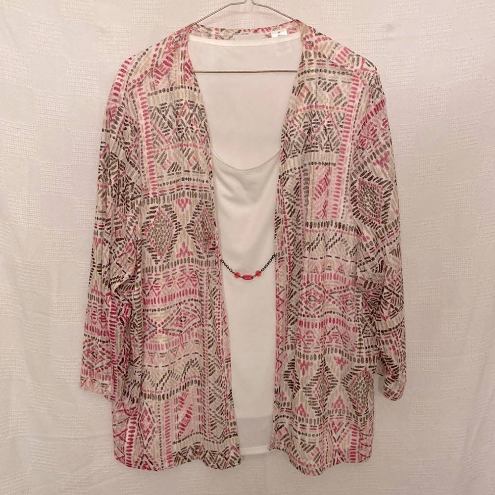 EUC Alfred Dunner 3/4 Sleeve Blouse with Detachable Necklace, size US 2X